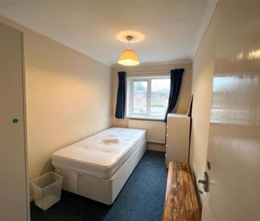 5 bedroom detached house to rent - Photo 4