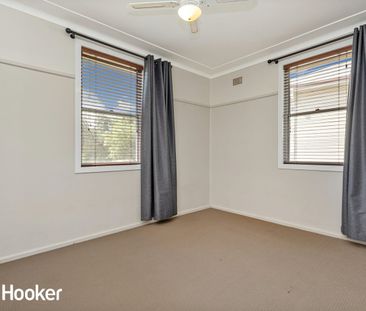 Charming & Comfortable 2-Bedroom Home! - Photo 2