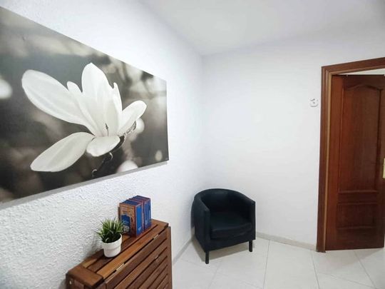 Calle de la Sierra de Tornavacas, Madrid, Community of Madrid 28031 - Photo 1