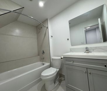 For Lease - 618 Bathurst Street Unit# 202, Toronto, Ontario - Photo 2