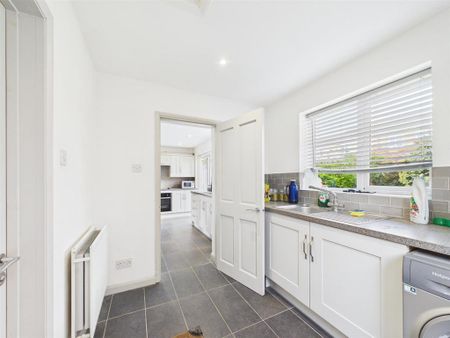 2 bedroom semi-detached house to rent - Photo 2