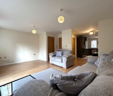 3 bedroom semi-detached house to rent - Photo 3