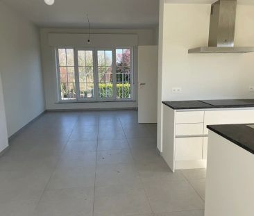 Leemans Immobiliën stelt u deze volledig gerenoveerde woning voor, ... - Foto 2