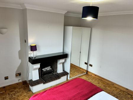 2 Bed Terraced House, Oval Rd, CR0 - Photo 4