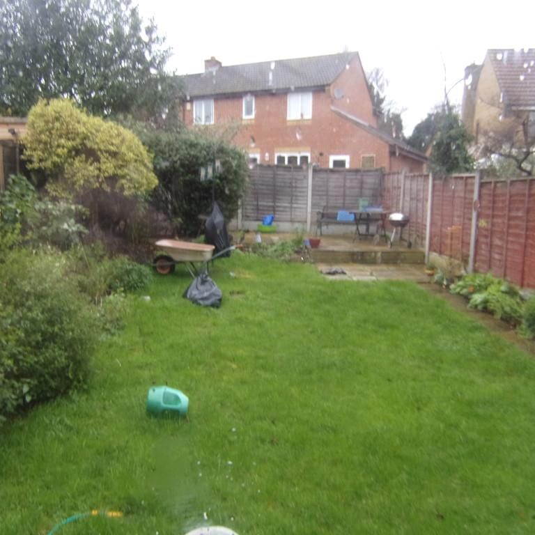 2 bedroom semi-detached house to rent - Photo 1