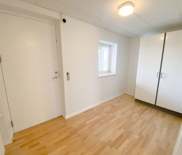 Rummelig 2-værelses lejlighed i Nørresundby - Photo 3