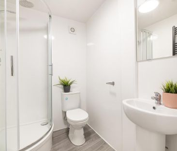 1 bedroom in a house share to rent - Photo 3