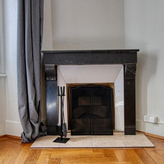 Adrienne #4 - Foto 1