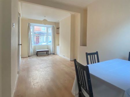 18 Hatton Drive, BELFAST, BT6 9BD - Photo 2