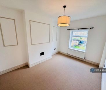 5 bedroom semi-detached house to rent - Photo 3