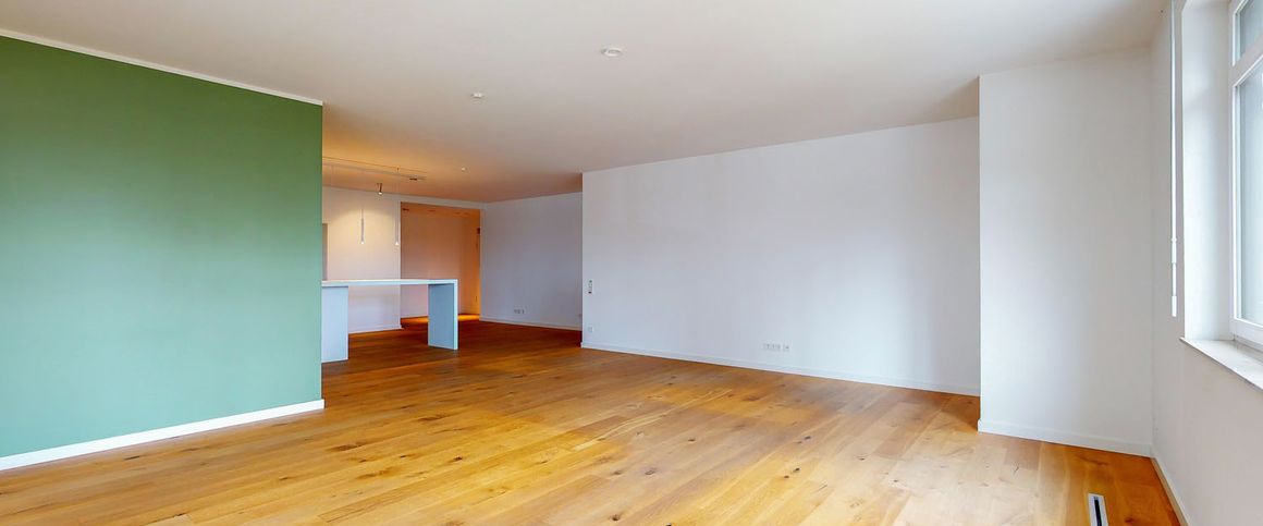 Luxuswohnung mit Car-Lift: Leben im preisgekrönten Papillon Gebäude - Foto 1