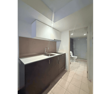 MODERN STYLISH STUDIO ON ST KILDA BLVD - Photo 3
