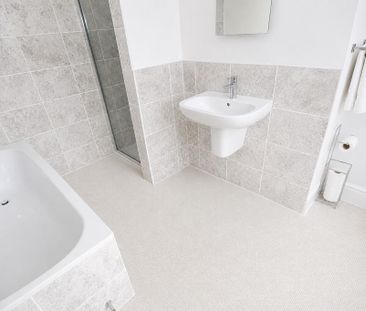 2 bedroom terraced house to rent - Photo 4