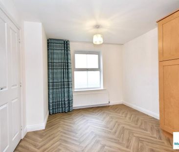 3 bedroom mews to rent - Photo 6