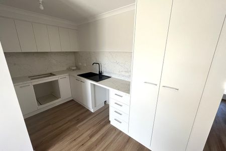 NEWLY BUILT CENTRALLY LOACTED TOWNHOUSE - Photo 2