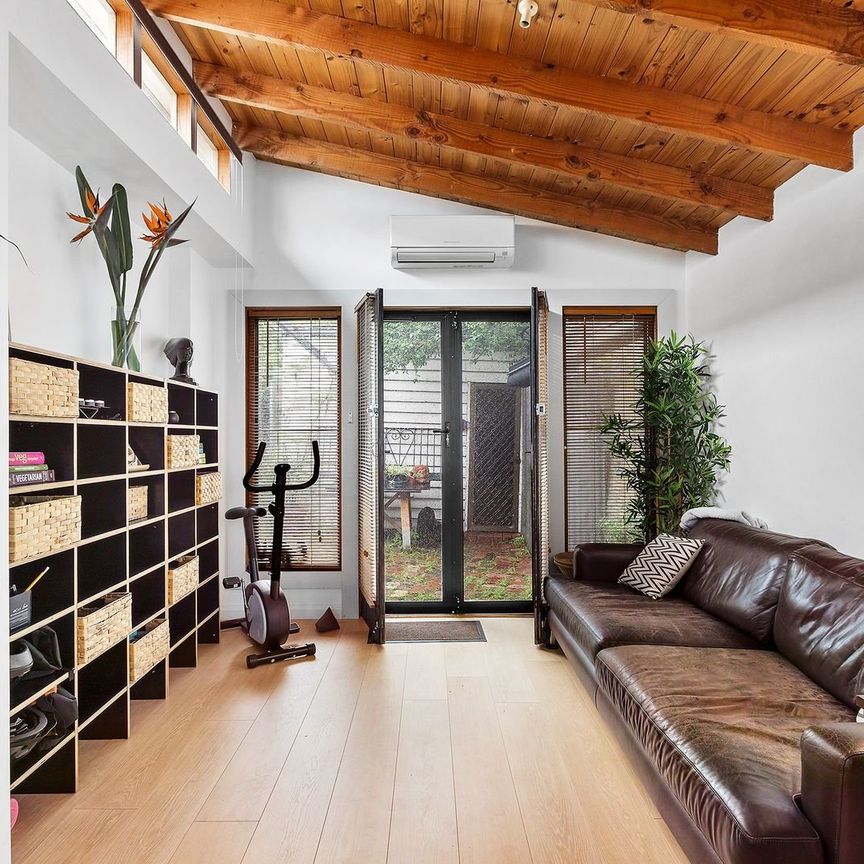 Charming 2-Bedroom Home in Yarraville! - Photo 1