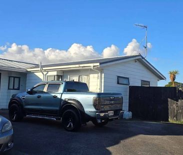 3 Bed Home+4th room+fully fenced +Secure Backyard - Photo 5