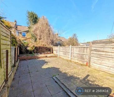 3 bedroom terraced house to rent - Photo 6