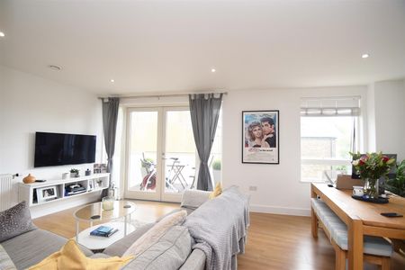 London Road, Isleworth - 1 bedroomProperty for lettings - Chasebuchanan - Photo 4