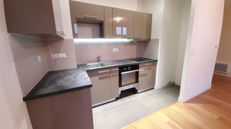 location Appartement T4 DE 79.99m² À POITIERS - Photo 3