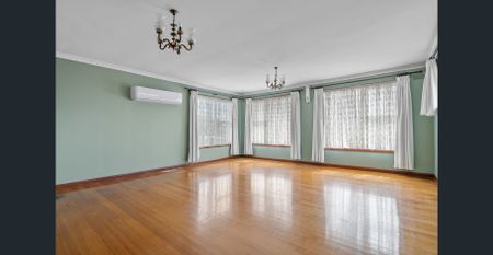 Spacious 3-Bedroom Home in Quiet Norwood Court - Photo 4