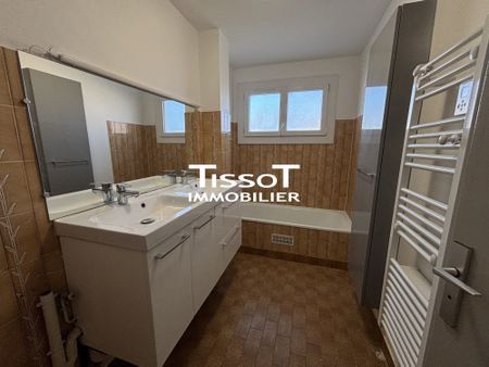 Location Appartement 4 pièces 77m² NIMES 30000 - Photo 5