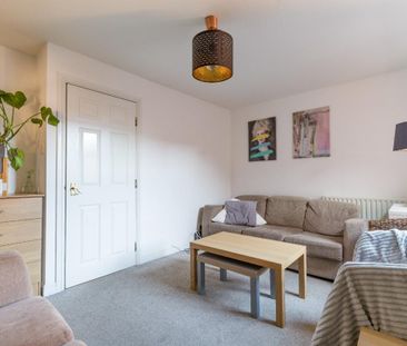 6 bedroom semi-detached house to rent - Photo 1