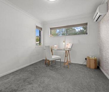 Stylish & spacious townhouse with 4 split air conditioners - Photo 5