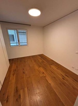 Elegant 4.5-room apartment with lake view - Photo 1