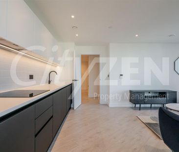 VISTA RIVER GARDENS, Trinity Way, Manchester - Photo 2