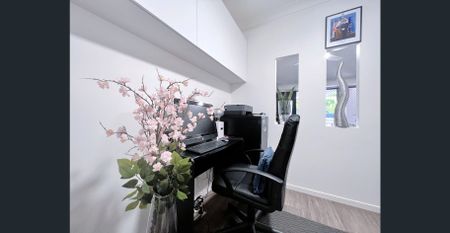 $850 per week - Photo 2