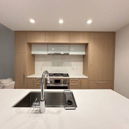 Richmond Lansdowne 2 Bedroom + 1 Den Condo with A/C for rent - Photo 1