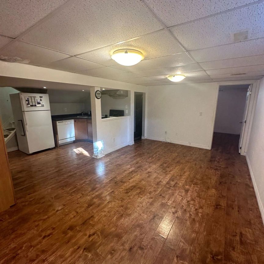 Detached Home For Lease | X8333008 - Photo 1