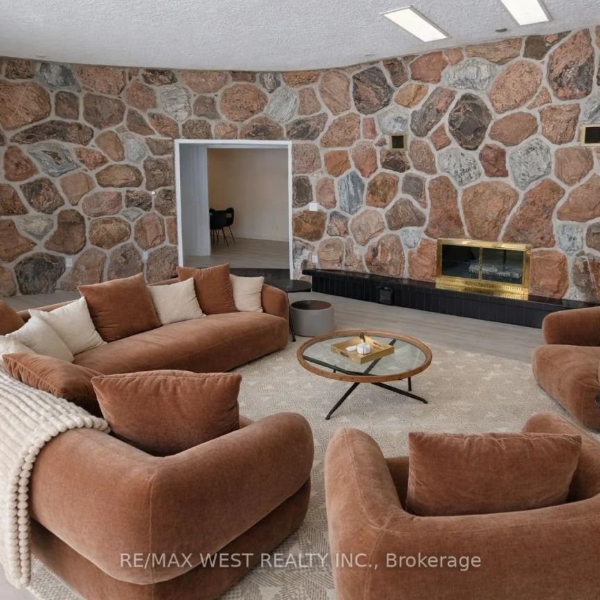 25 RAMBLEWOOD DRIVE - Photo 1