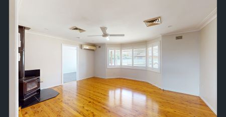 Beautifully renovated South Dubbo home - Photo 2