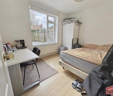 4 bedroom terraced house to rent - Photo 3