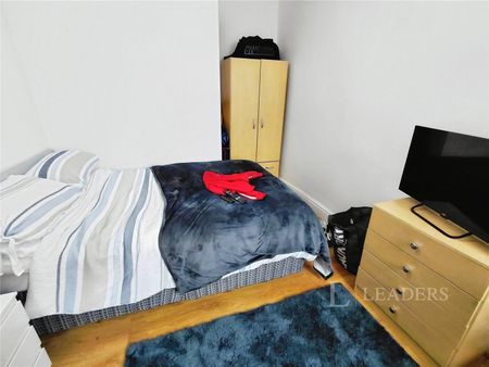 5 bedroom house to rent Standish Road, Manchester, M14 - Photo 5