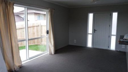 ELENA PLACE, WELCOME BAY (2bed) - Photo 3