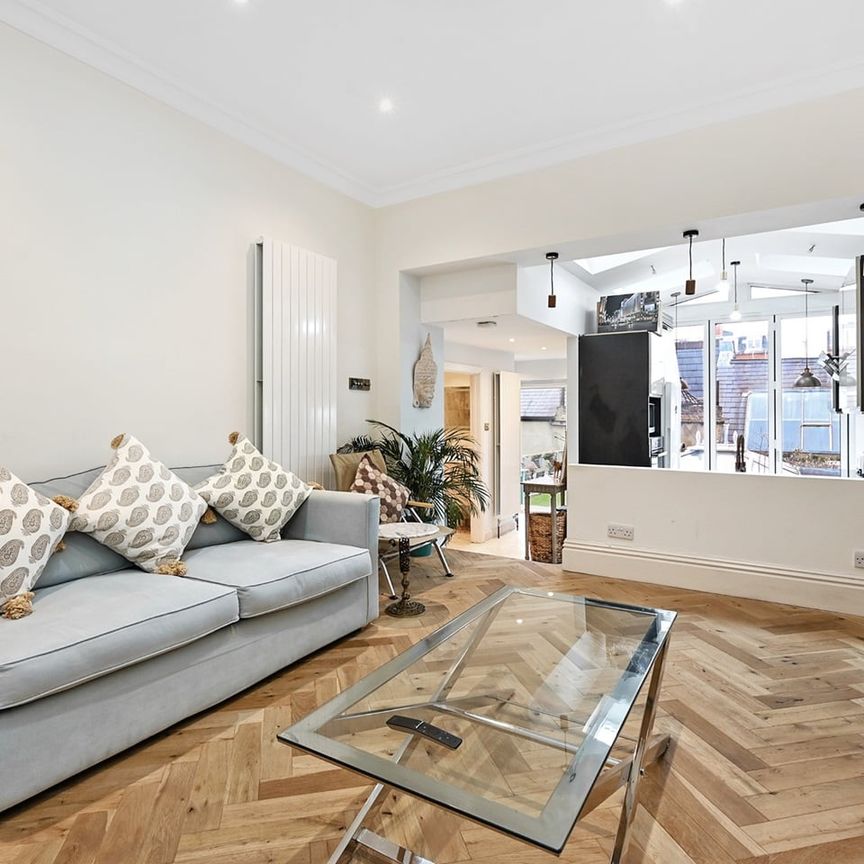 2 Bed Flat, Chelsea, SW10 - Photo 1