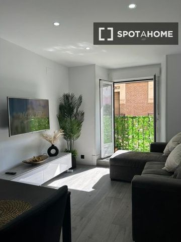 madrid, Community of Madrid 28012 - Photo 3