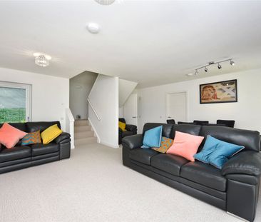 3 bedroom detached house to rent - Photo 2