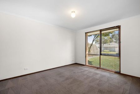 Convenient Location in Cranbourne North - Photo 3