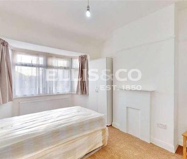 Wadham Gardens, Greenford, UB6 - Photo 1