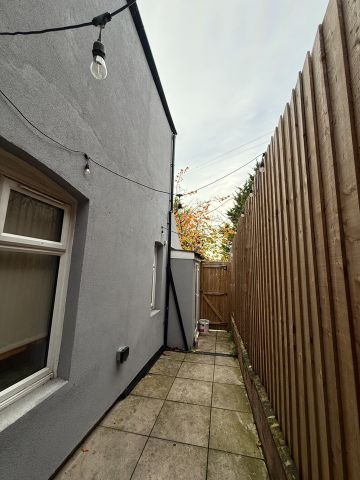 Bedsit, High Town Road, LU2 - Photo 3