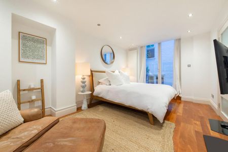 4 bedroom mews to rent - Photo 3