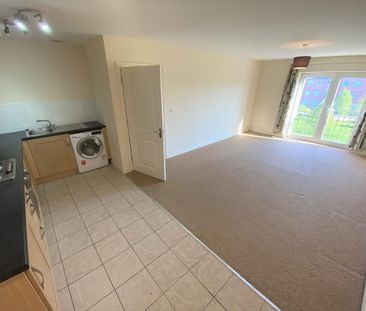 2 bedroom flat to rent - Photo 2