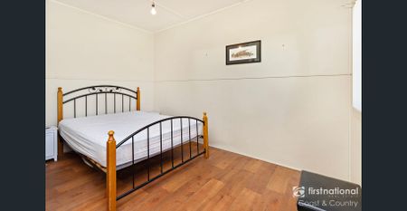 Fully Furnished Coastal Retreat – Short Term Lease Available - Photo 2