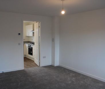 2 bed terraced house for rent in Fernieside - Photo 2