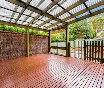 Stylish two bedroom- Walk to city bus! - Photo 4