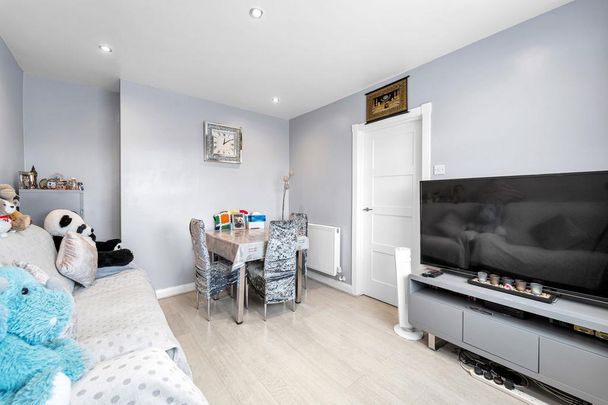 2 bedroom maisonette to rent - Photo 1